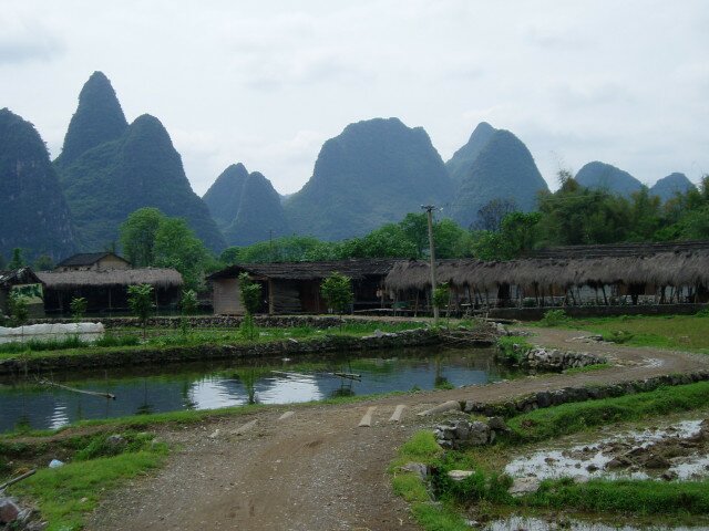 Fotoğraf 1914: Cross in VTT in the surroundings of Yangshuo