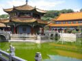 Inside the Yuantong Temple: the Temple of 4 Kings Célestes with the water level full of fish red , Côn Minh, Trung Quốc, Châu Á