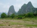 On the Li river with the sight on wonderful mountains, Li jiang-Guilin cruising river, סין, אסיה