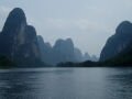 On the Li river with the sight on wonderful mountains, Li jiang-Guilin cruising river, סין, אסיה