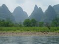 On the Li river (Lijiang) with the sight on wonderful mountains, Li jiang-Guilin cruising river, סין, אסיה