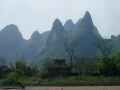 On the Li river (Lijiang) with the sight on wonderful mountains, Li jiang-Guilin cruising river, סין, אסיה