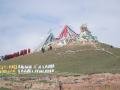 Tibetan Buddhist monks and Prayer flags, Riyue Shankou, סין, אסיה