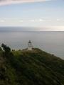Le phare depuis une colline proche